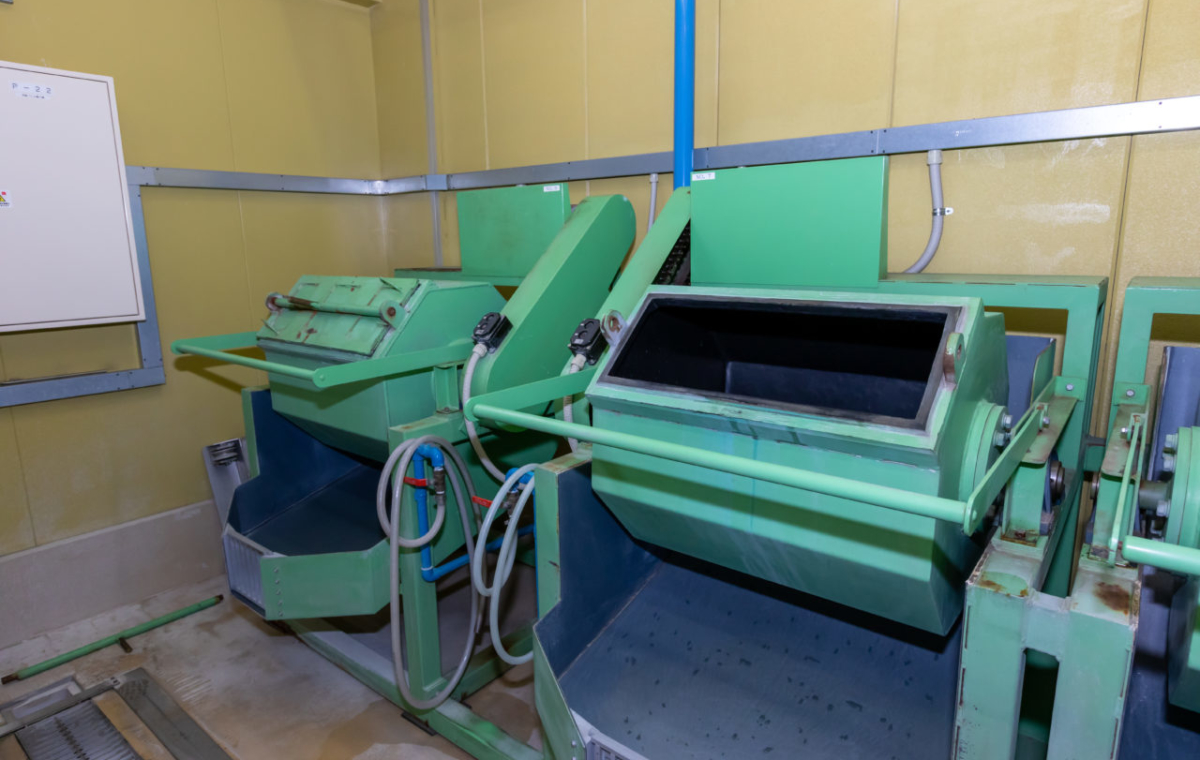 Product manufacture YUASA YARN GUIDE ENGINEERING CO.,LTD.